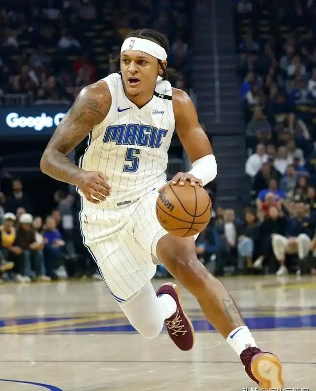 一竞技下载国际比赛日圣安东尼奥马刺强势反弹：NBA季后赛节点到来，更衣室稳定，年轻球员得到机会的简单介绍