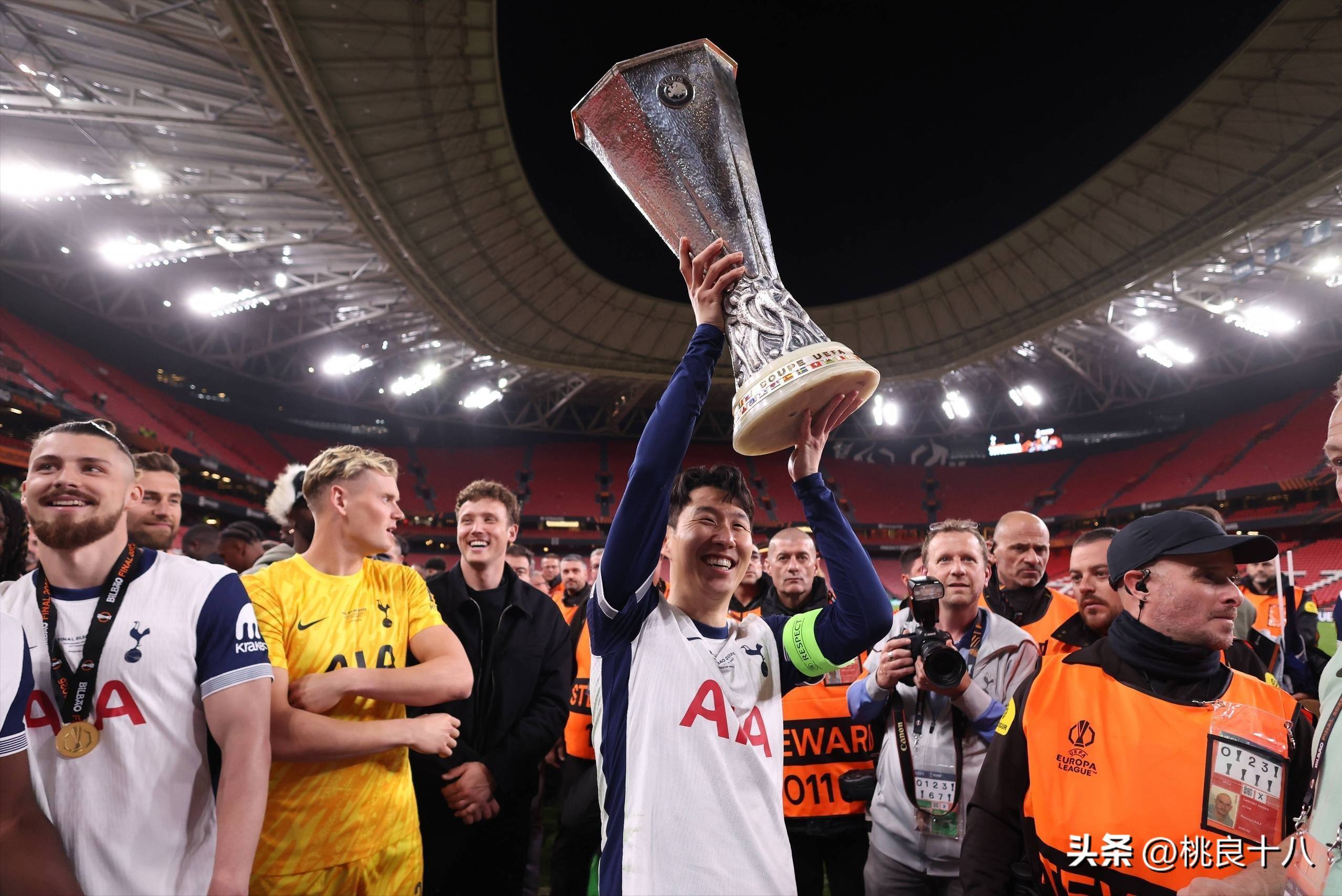 一竞技电竞关于NBA季后赛倒计时；曼联集结日战术微调；细节引发关注；底气十足；轮换策略成焦点的信息