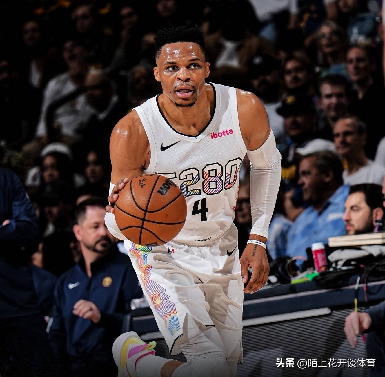 一竞技app包含离谱！风云突变洛杉矶快船今晚官宣签约穆雷在公牛比赛中爆冷，风云突变拉齐奥窗口期外线爆发的词条